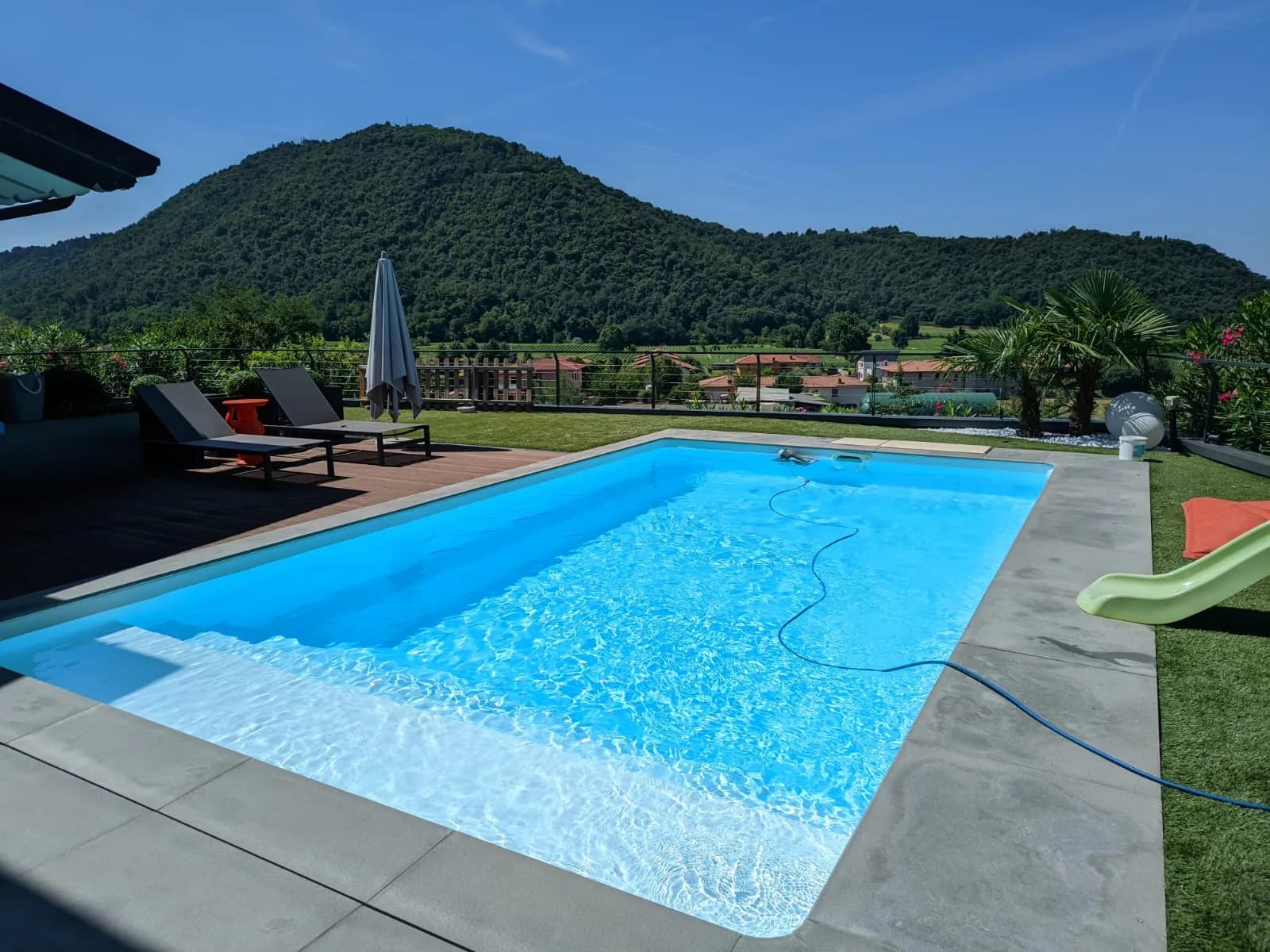 Piscina con vista panoramica